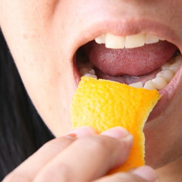 How to whiten teeth naturally